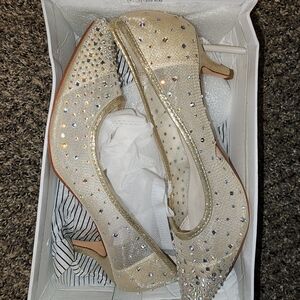Davids Bridal Crystal Studded Pumps (W/ BOX)